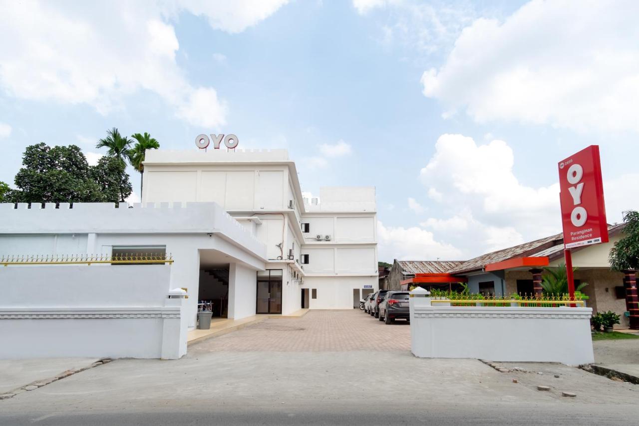 Oyo 2895 Paranginan Residence Medan Exterior foto