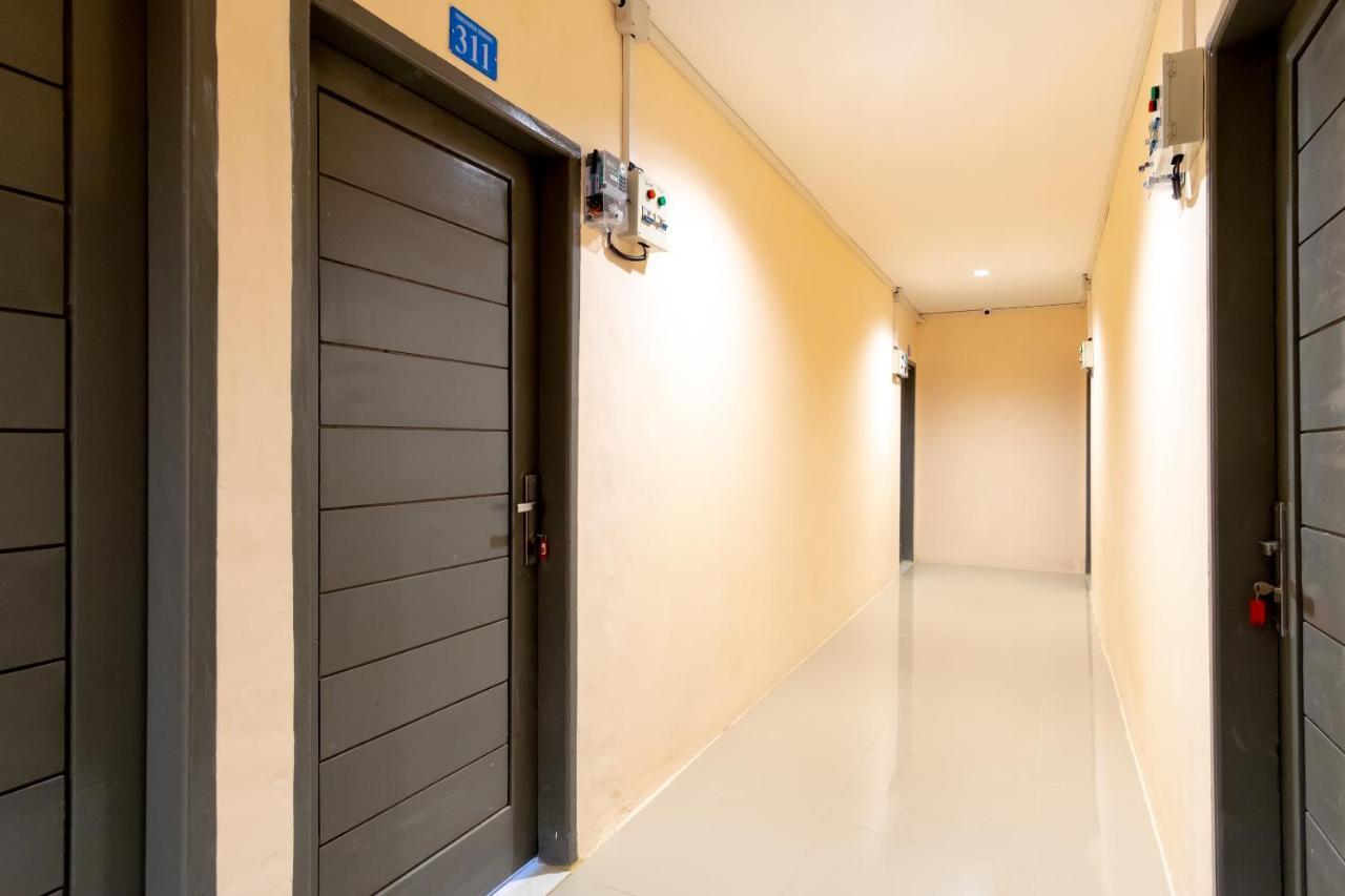 Oyo 2895 Paranginan Residence Medan Exterior foto