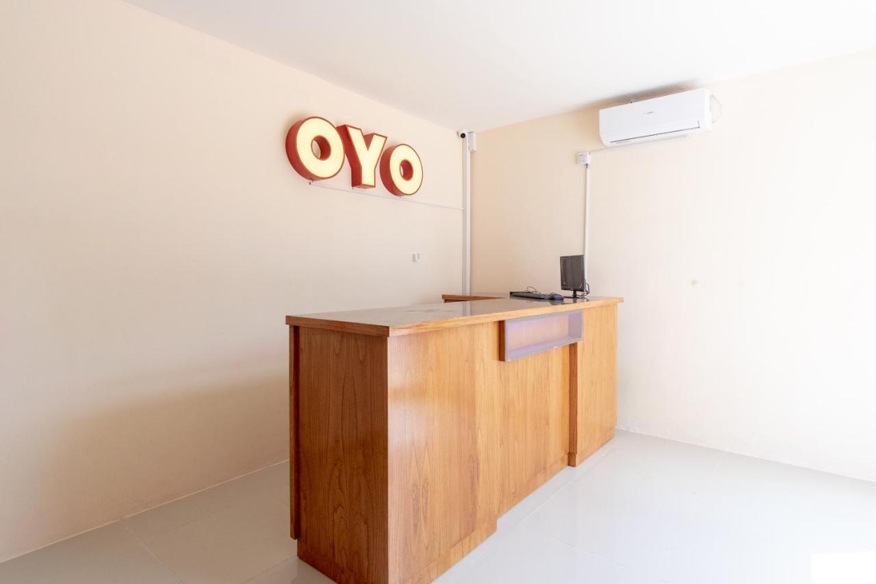 Oyo 2895 Paranginan Residence Medan Exterior foto